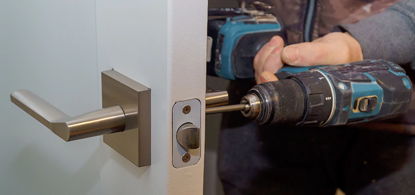 Broken Door Handle Lock Repair in Woodlake, California