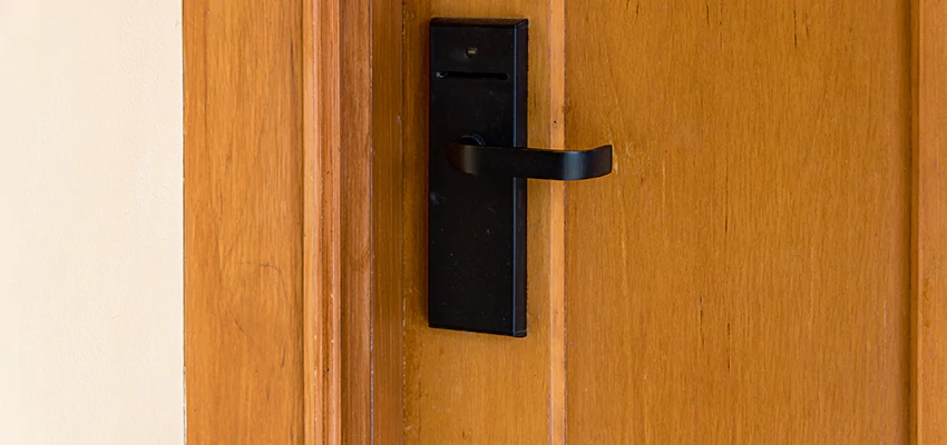 Quick Response Locksmith For Lock Repair in Woodlake, California