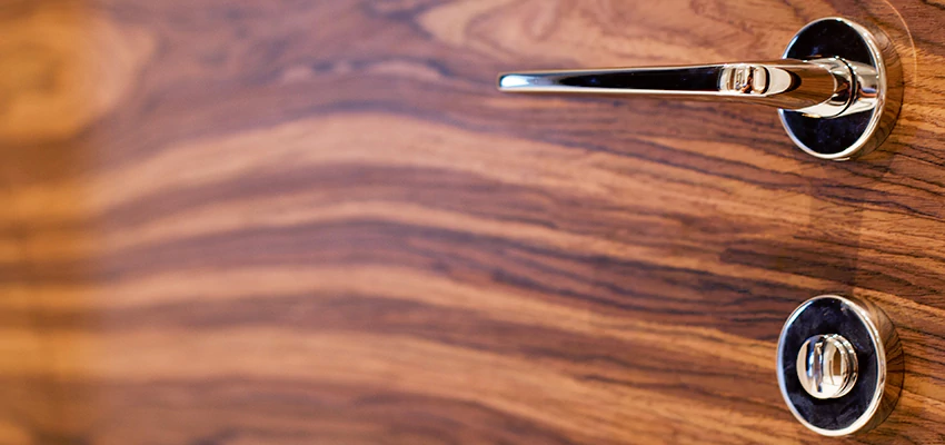 On Demand Locksmith For Key Fobs Repair in Woodlake, California